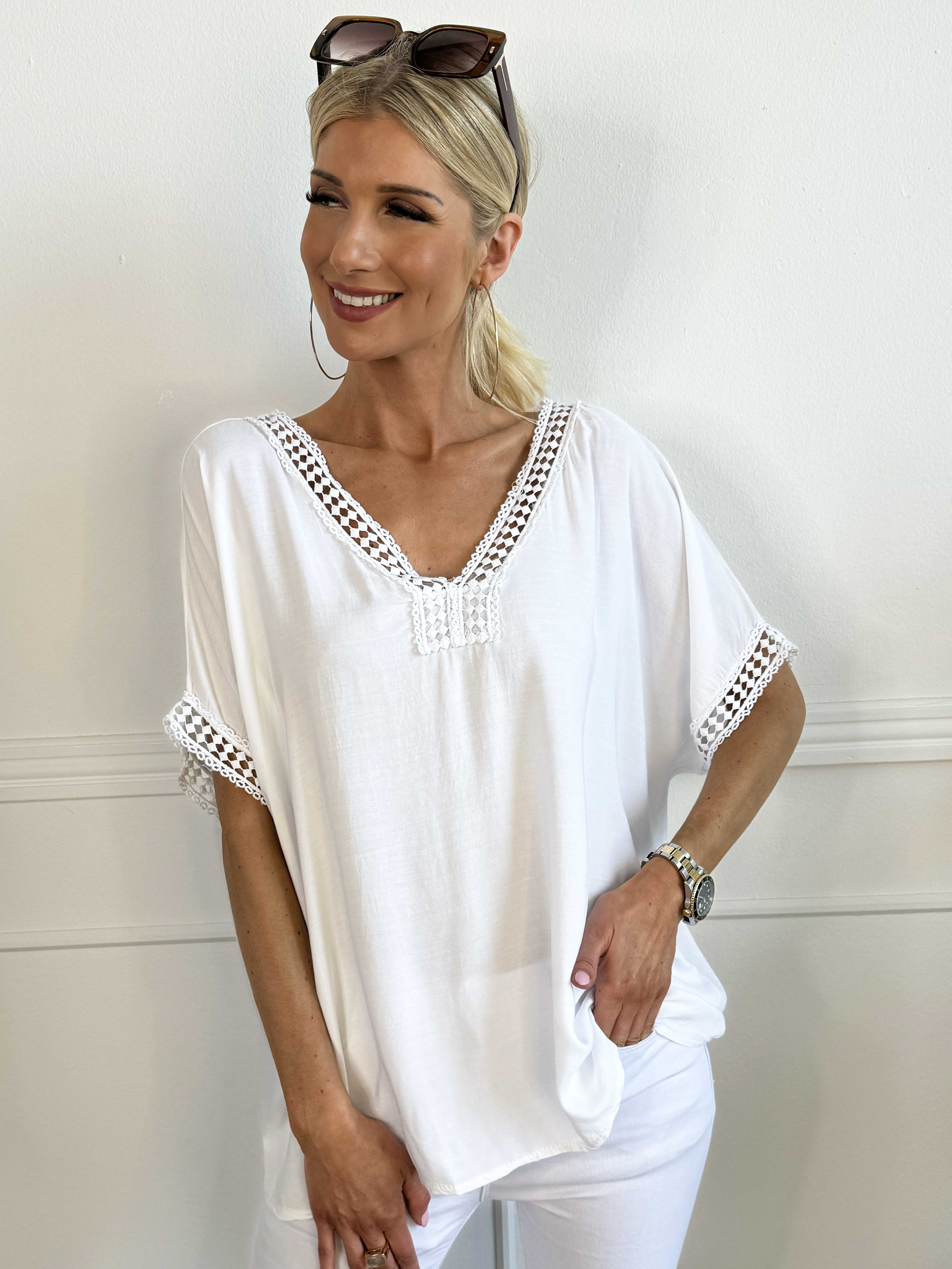 Muna - Enkel tunika i ljus viskos med broderi